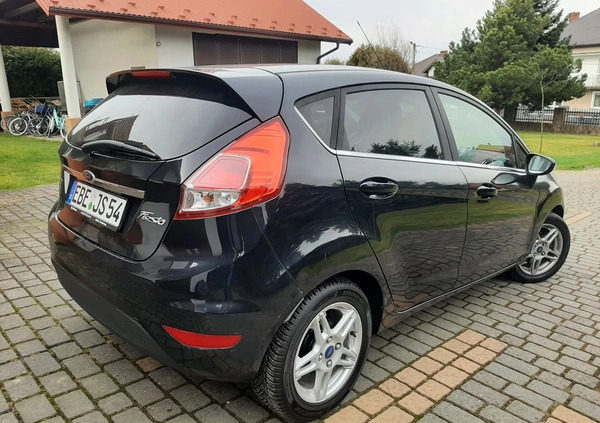 Ford Fiesta cena 24900 przebieg: 129000, rok produkcji 2013 z Ińsko małe 352